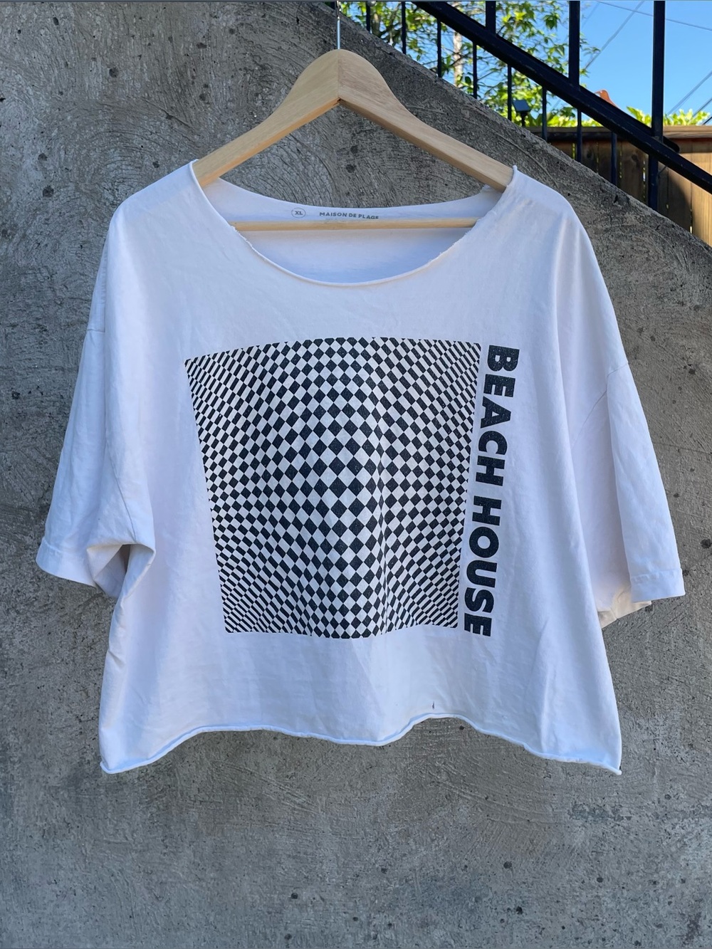 Maison de Plage Beach House band tee size XL (25x21)